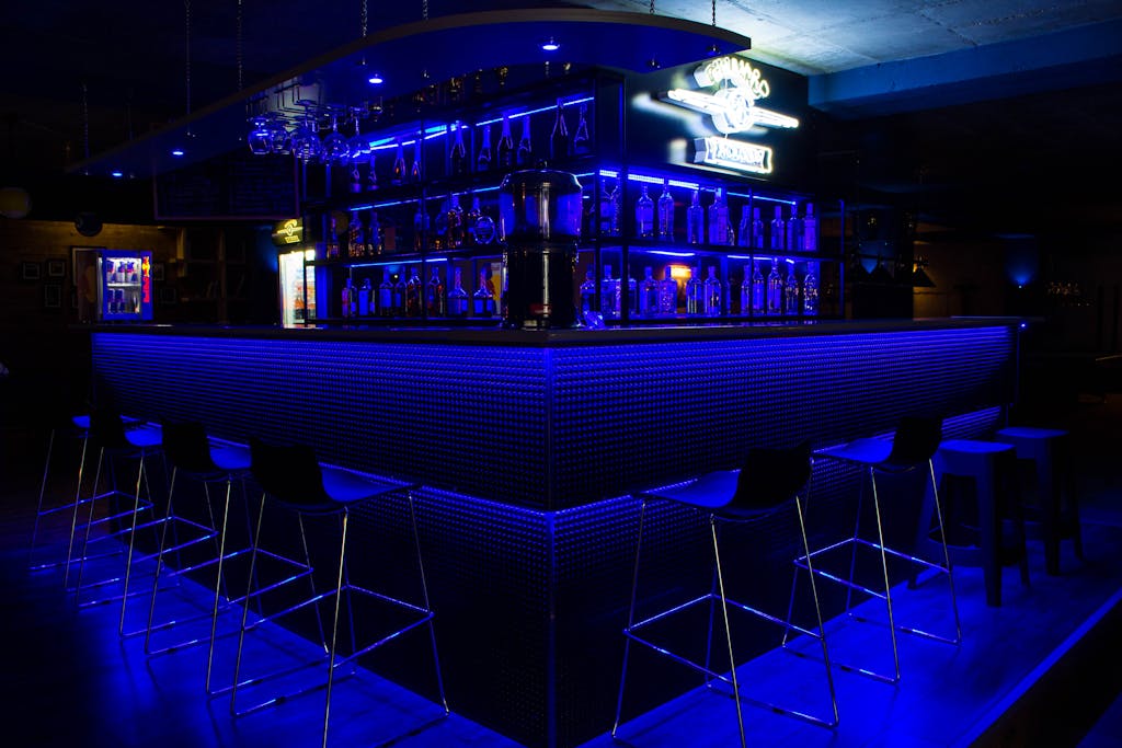 A Bar at Night